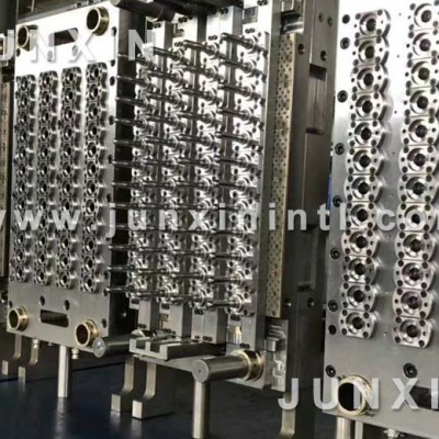 PET preform mould