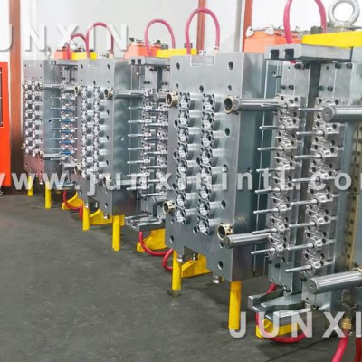 PET preform mould