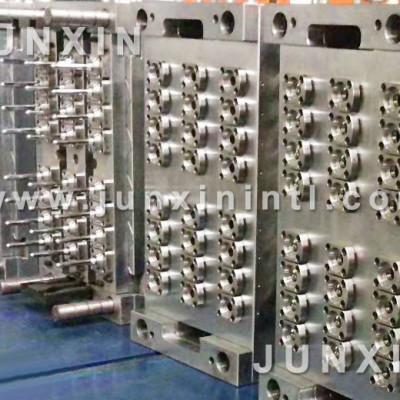 PET preform mould